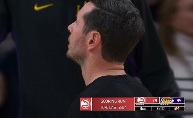 7m体育官网-别浪啊！东契奇连续3个失误 老鹰两分钟一波10-0